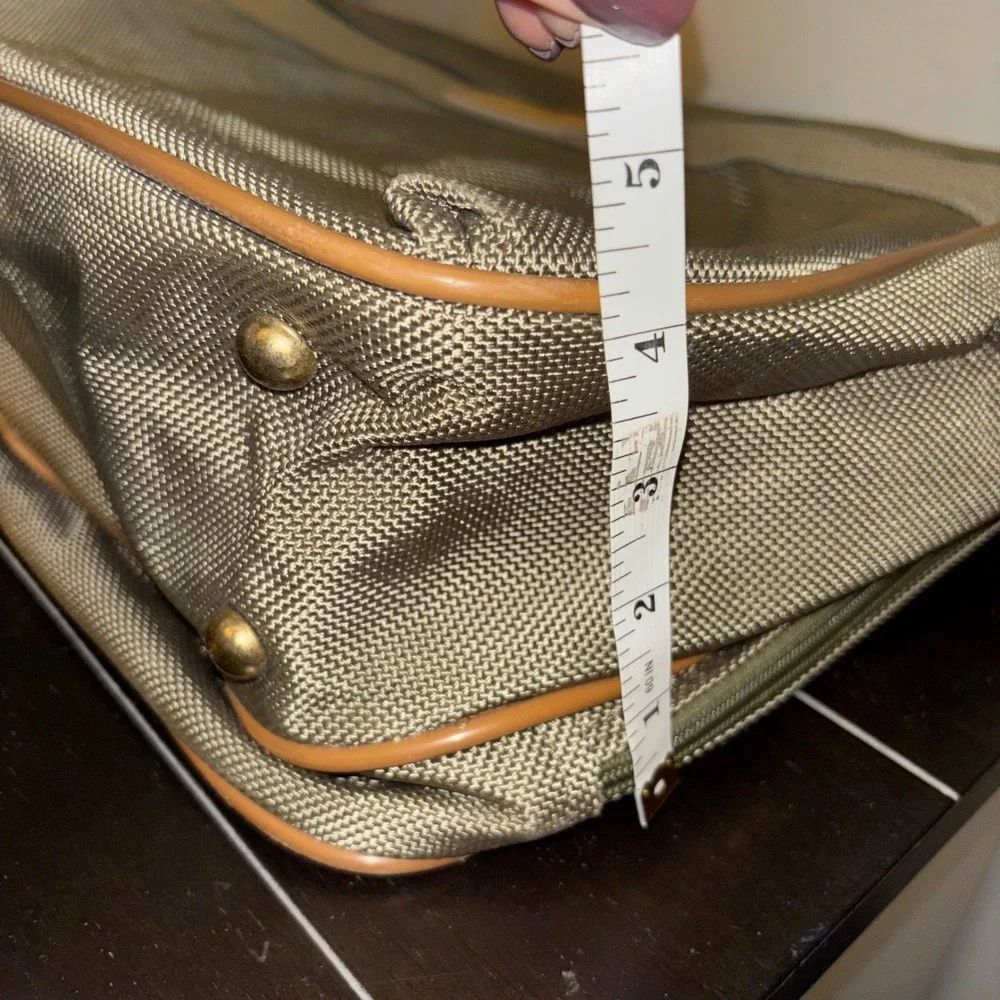 London Fog | Travel Bag Carry On Messenger Bag Khaki Tan Canvas Leather‎ Trim